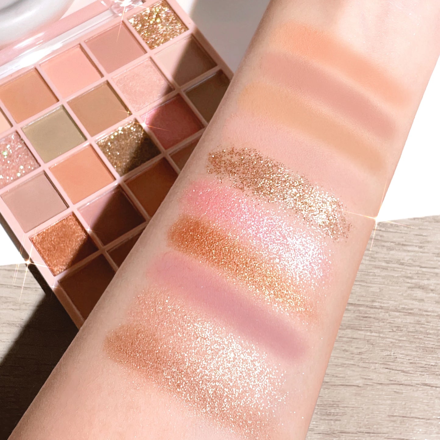 Daily Glam Eyeshadow Palette – 25 Rich Colors